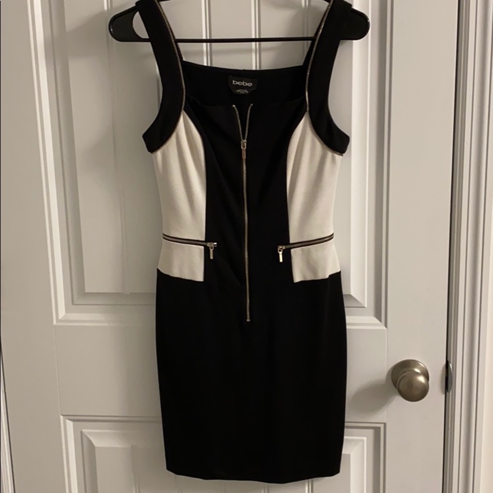 BEBE front zip dress